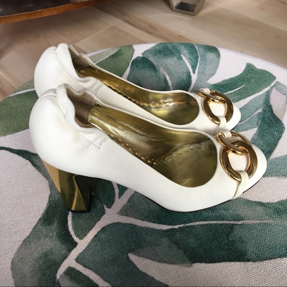 White Leather Juice Couture Pumps with Gold Buckle
